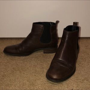 NINE WEST SIZE 8 CHELSEA BOOTS